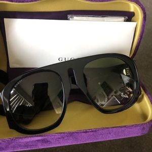 Gucci Oversized sunglasses
